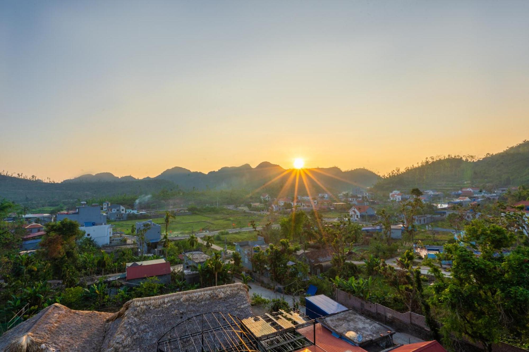 Rocky Mountain Homestay Cat Ba Xuân Đám Ngoại thất bức ảnh